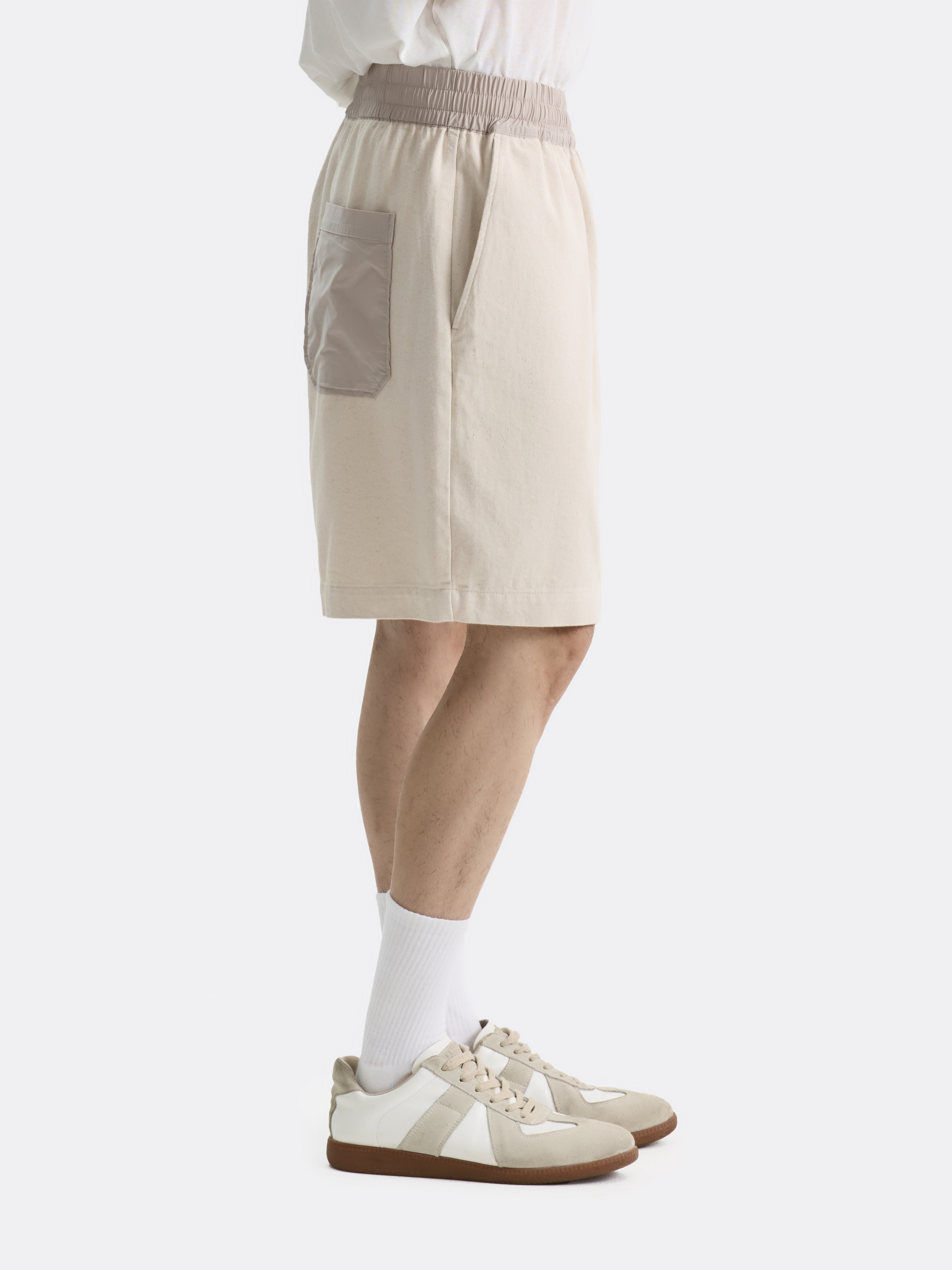 Шорты WITH PATCH POCKETS