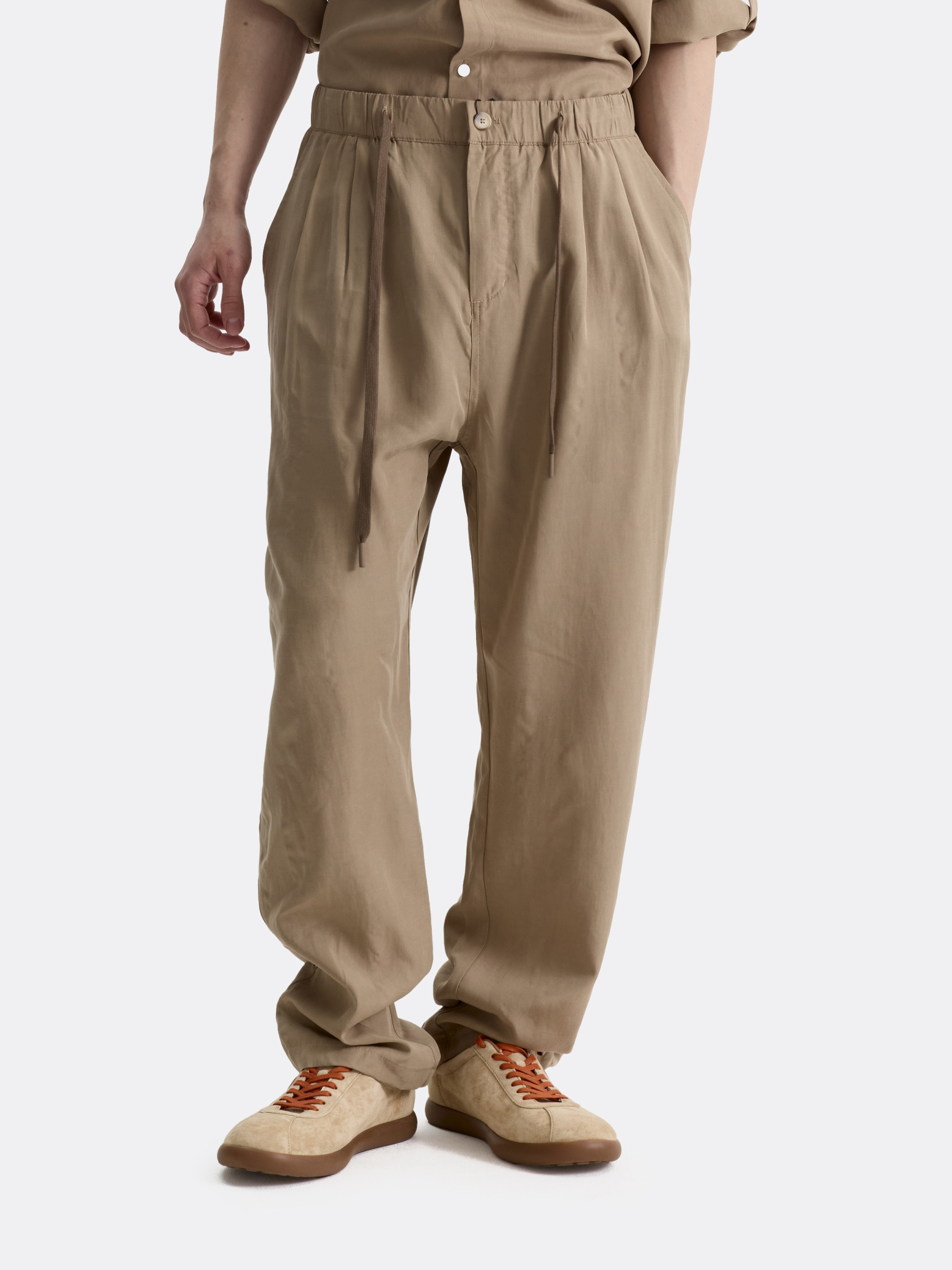 Брюки Relaxed Button Waist