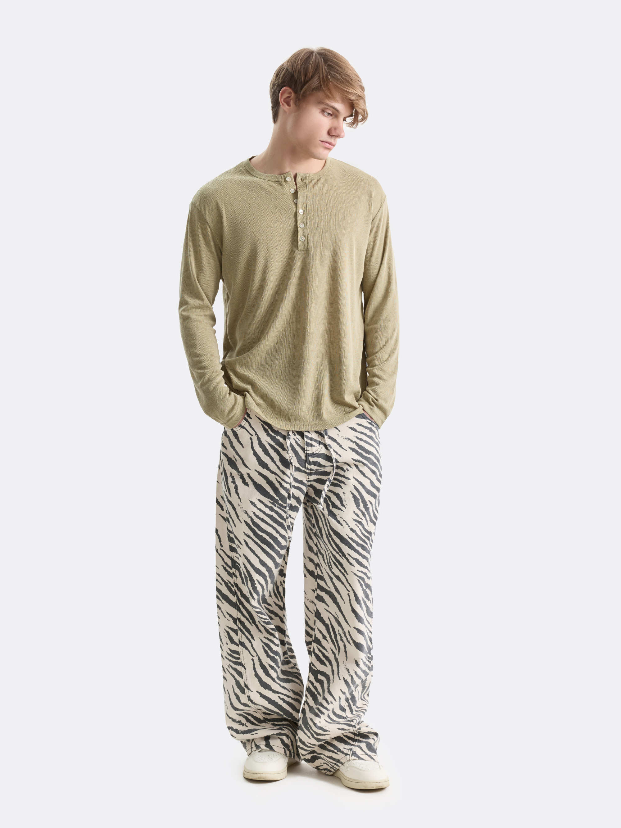 ​Лонгслив Henley