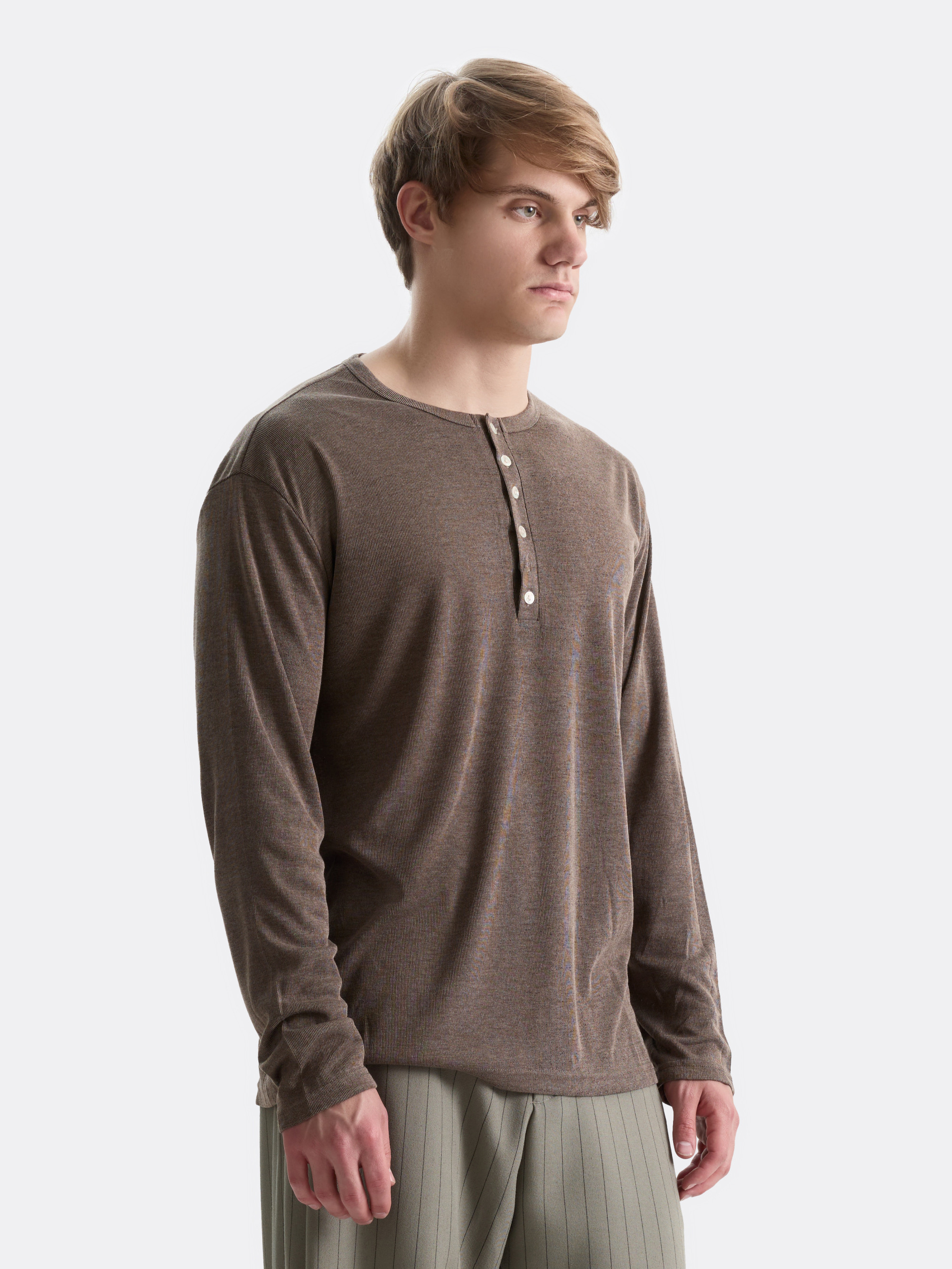 ​Лонгслив Henley