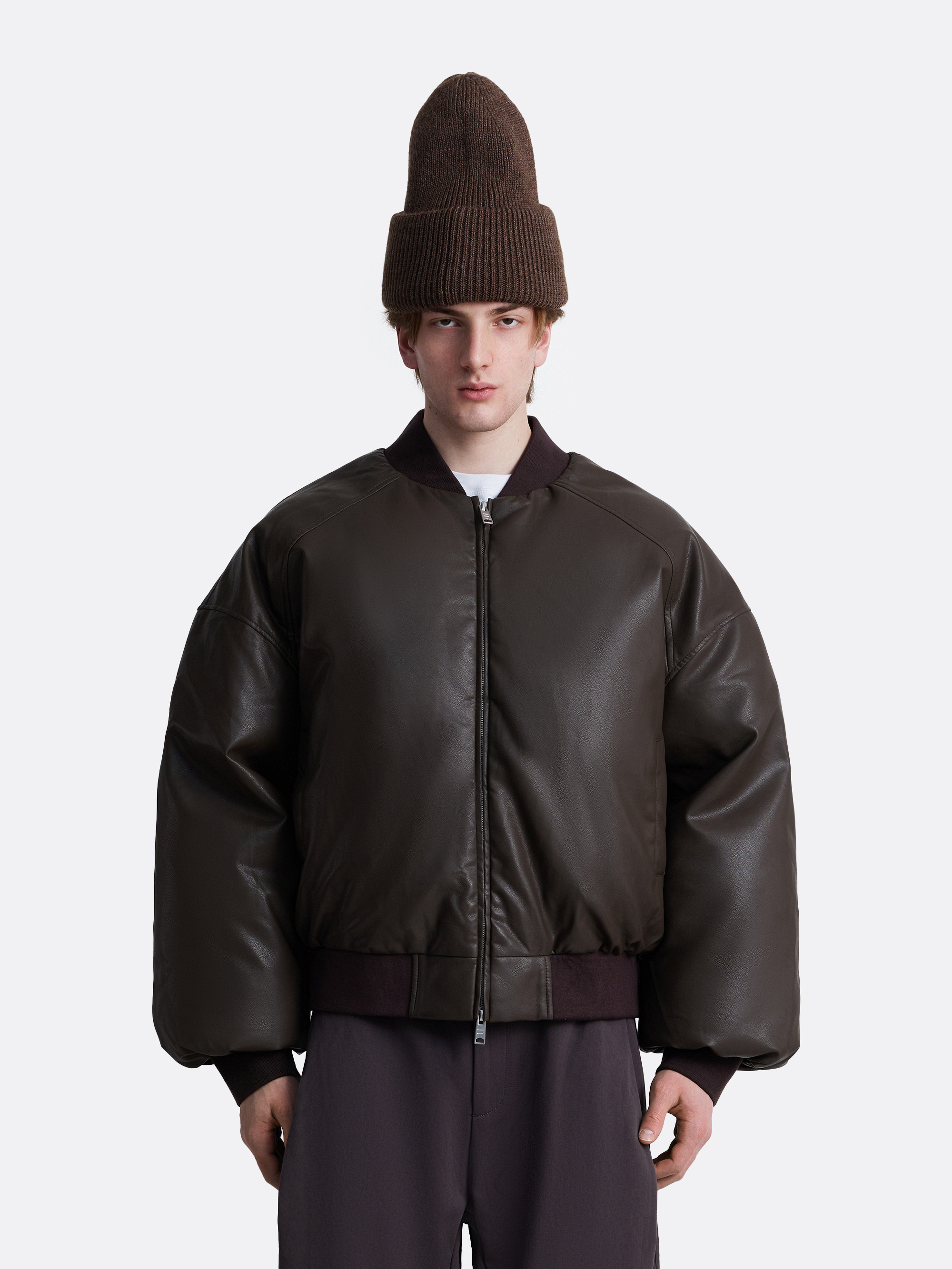 ​Объемный бомбер amount