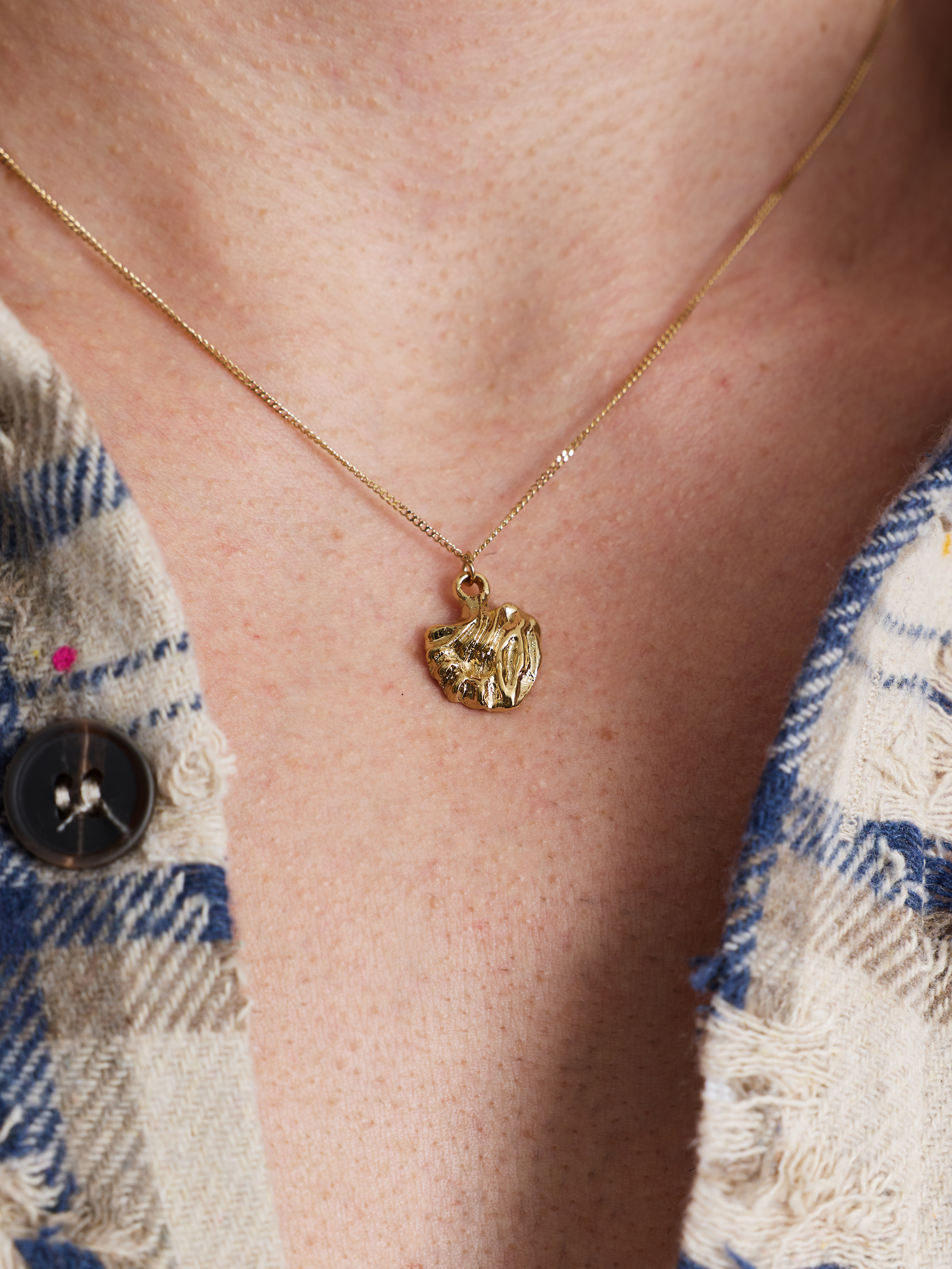 ​Цепочка с медальоном