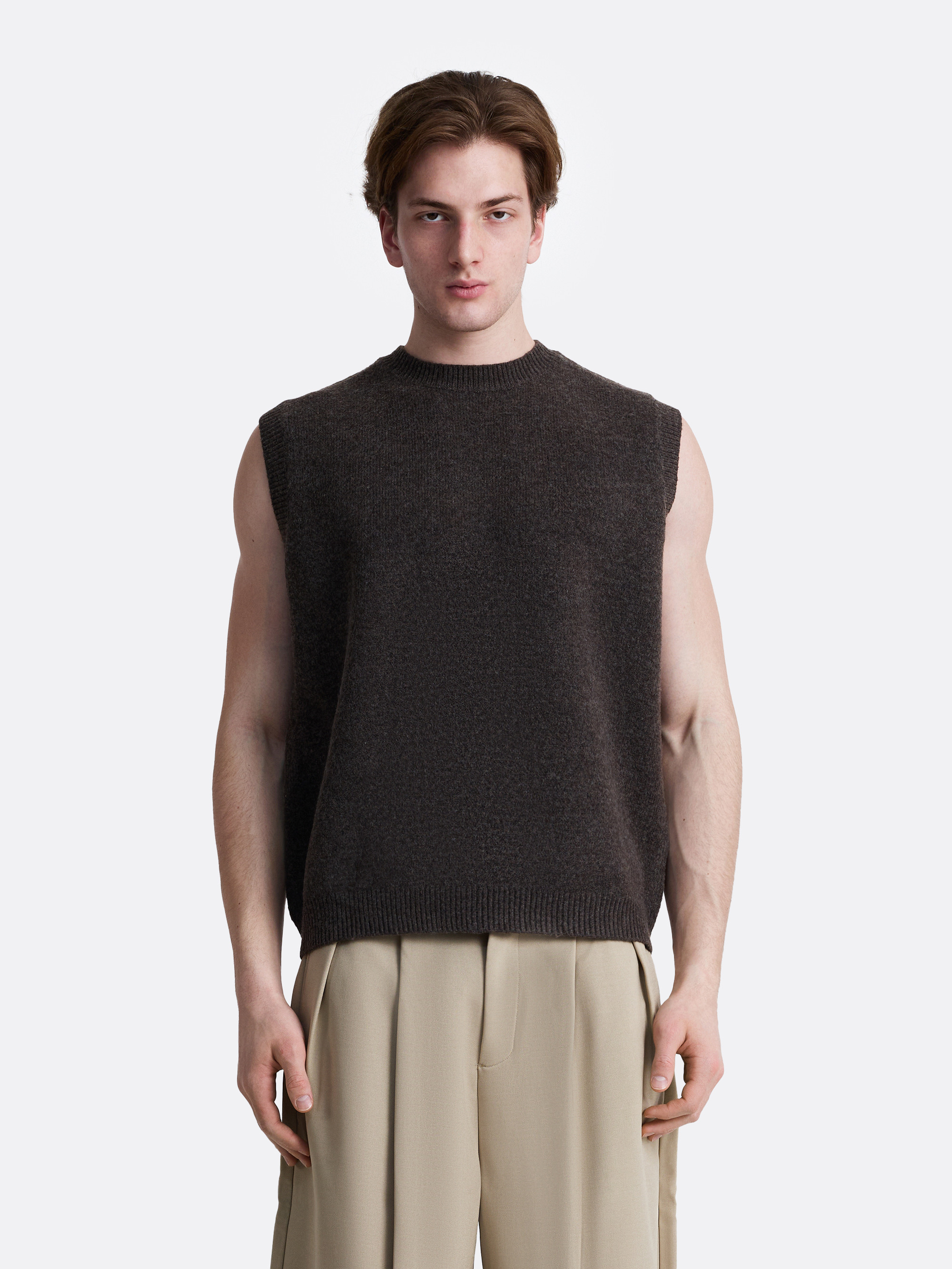 ​Вязаный жилет