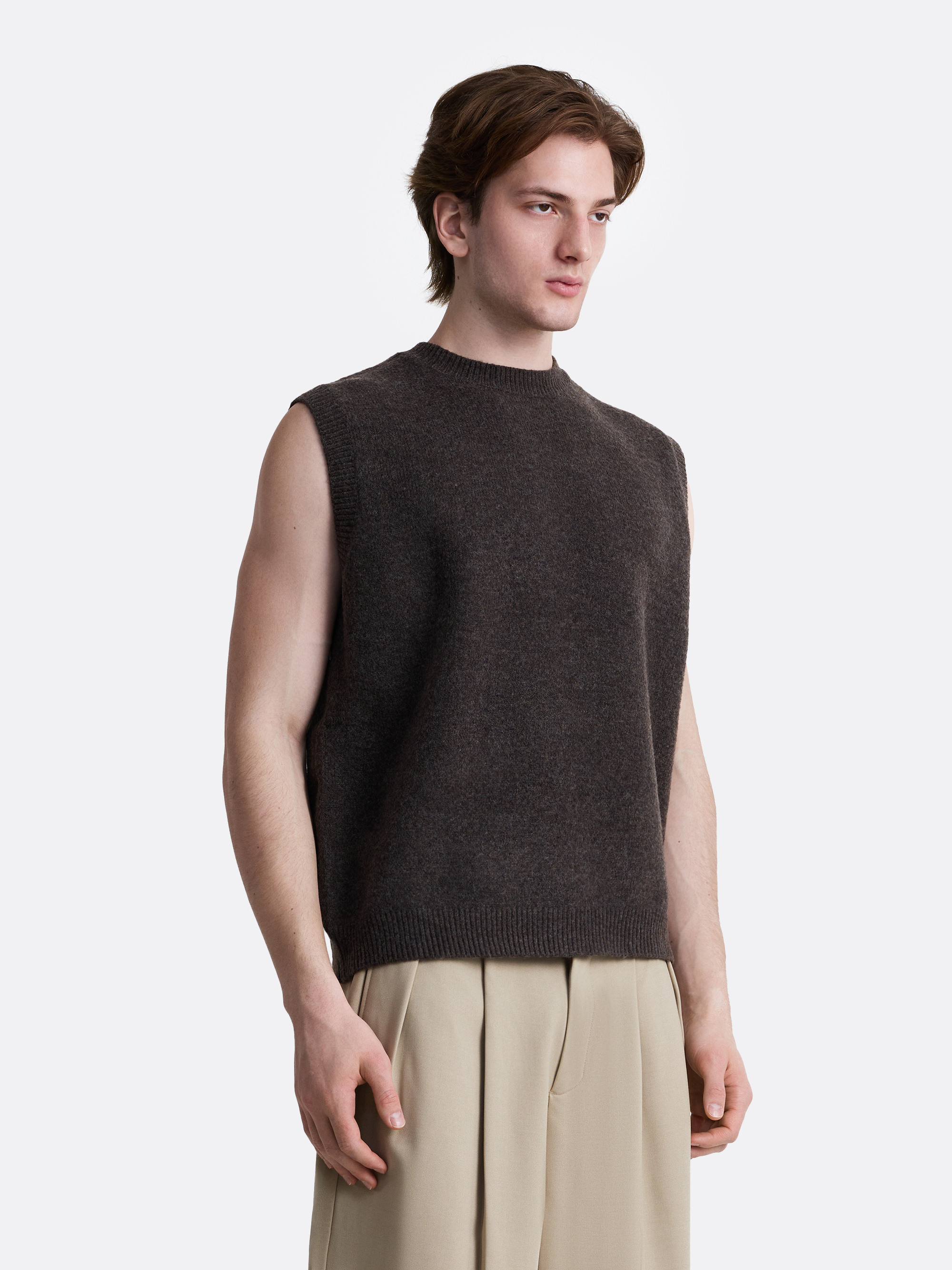 ​Вязаный жилет