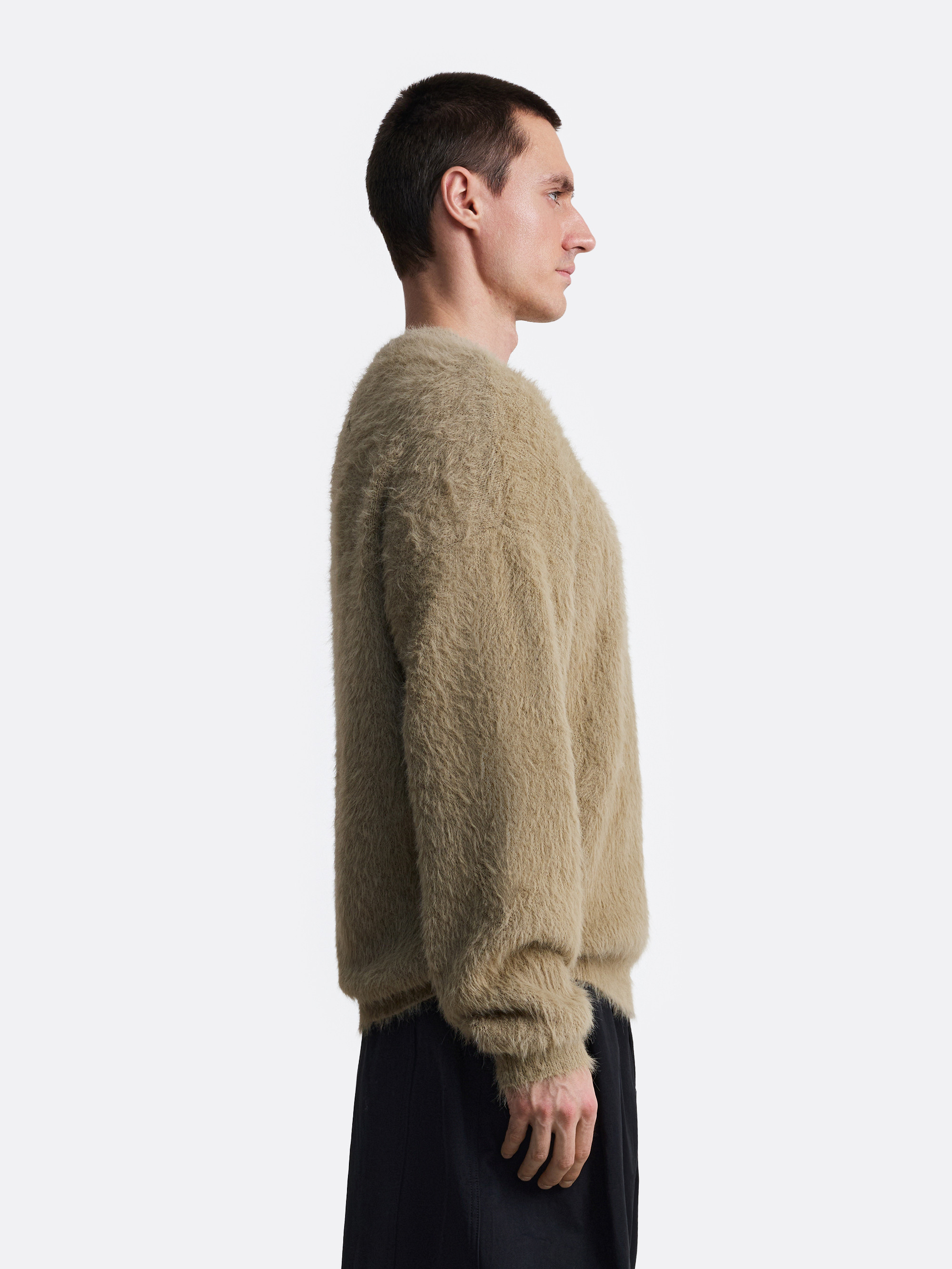 ​Пушистый свитер