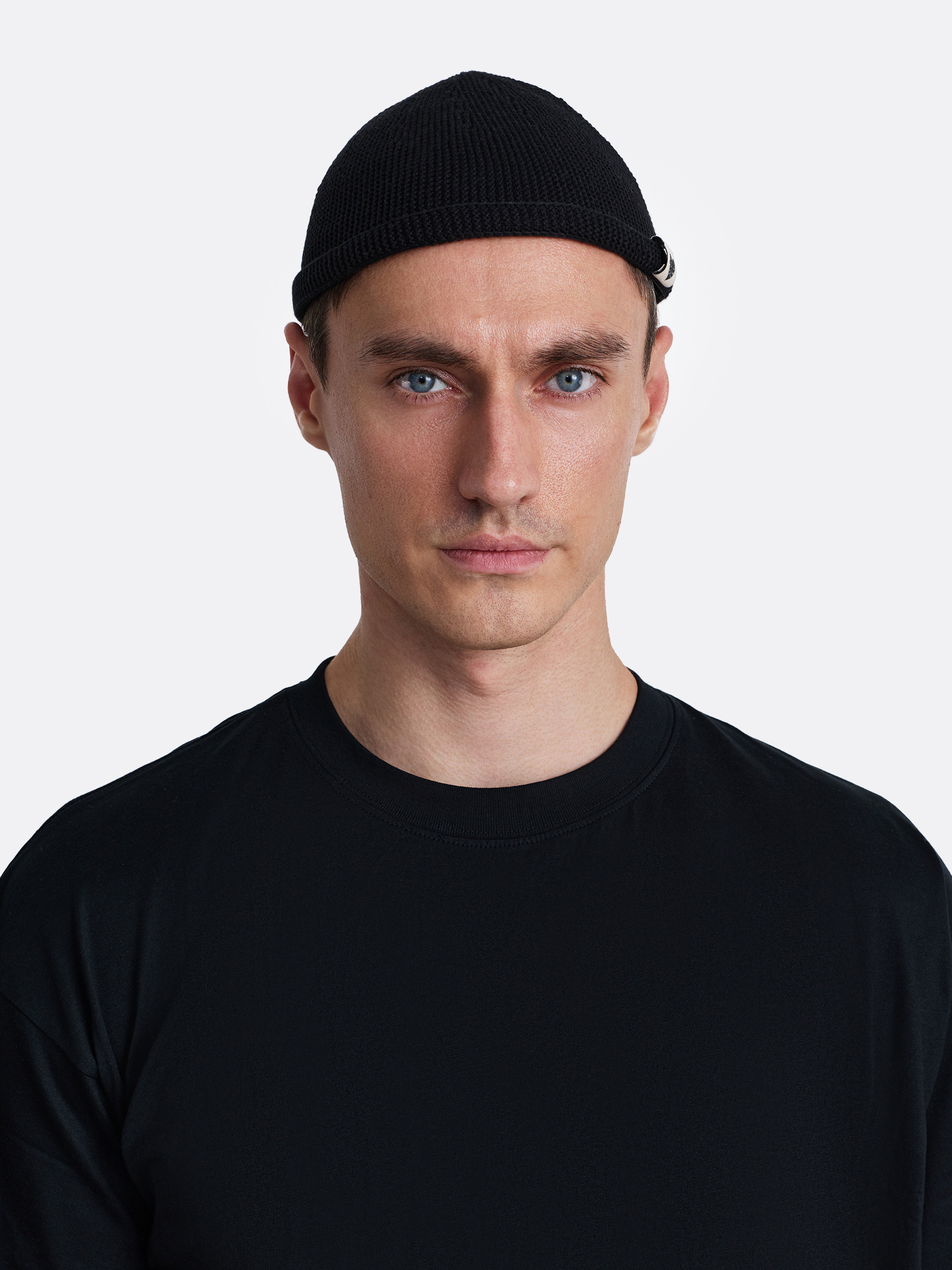 ​Шапка-бини