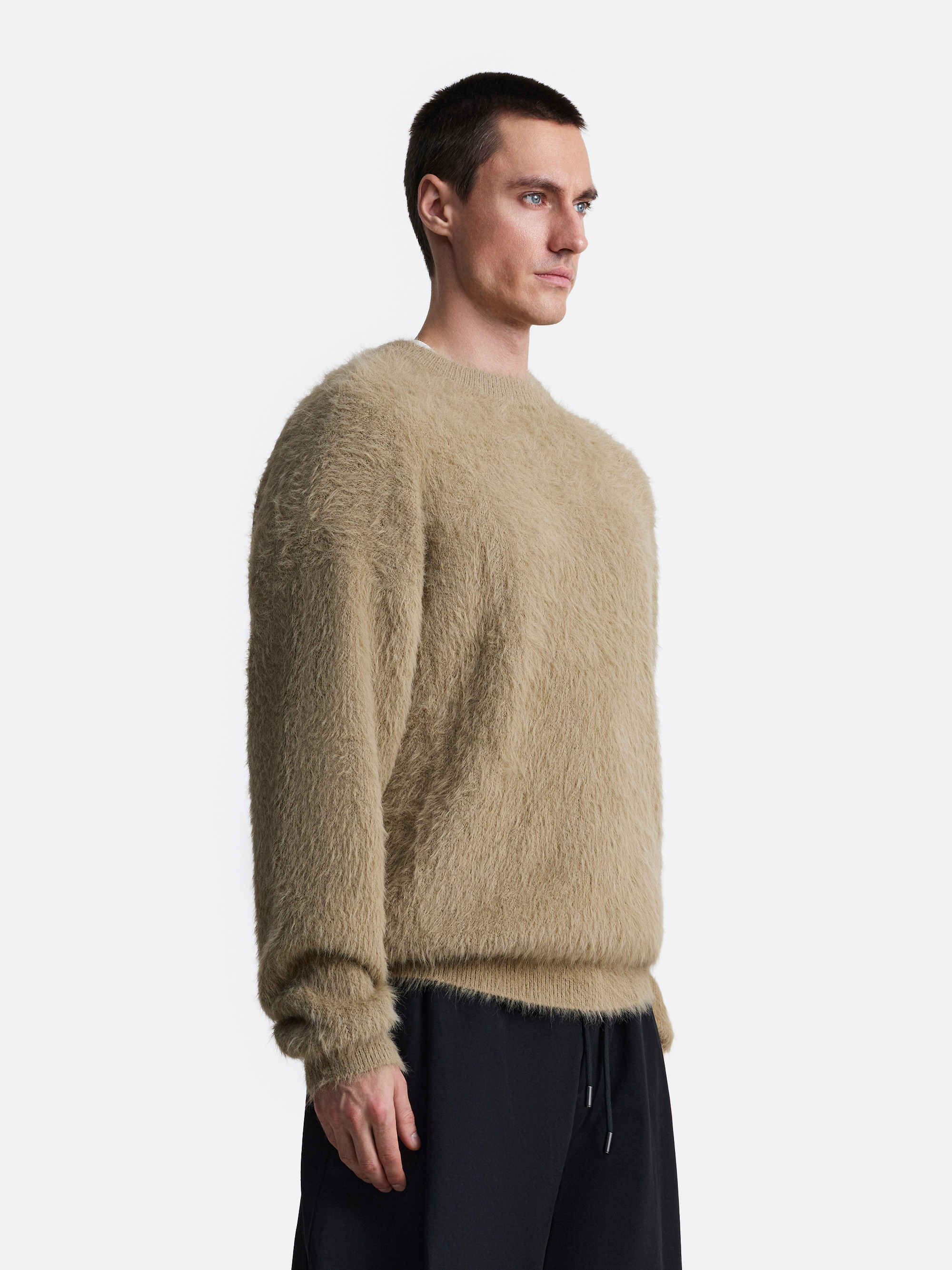 ​Пушистый свитер