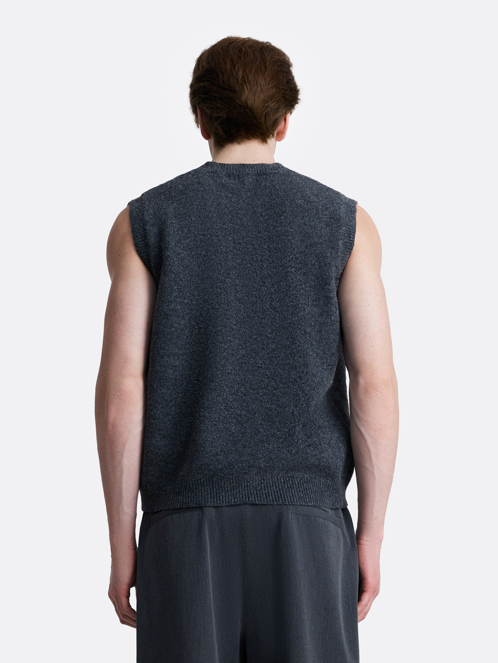 ​Вязаный жилет