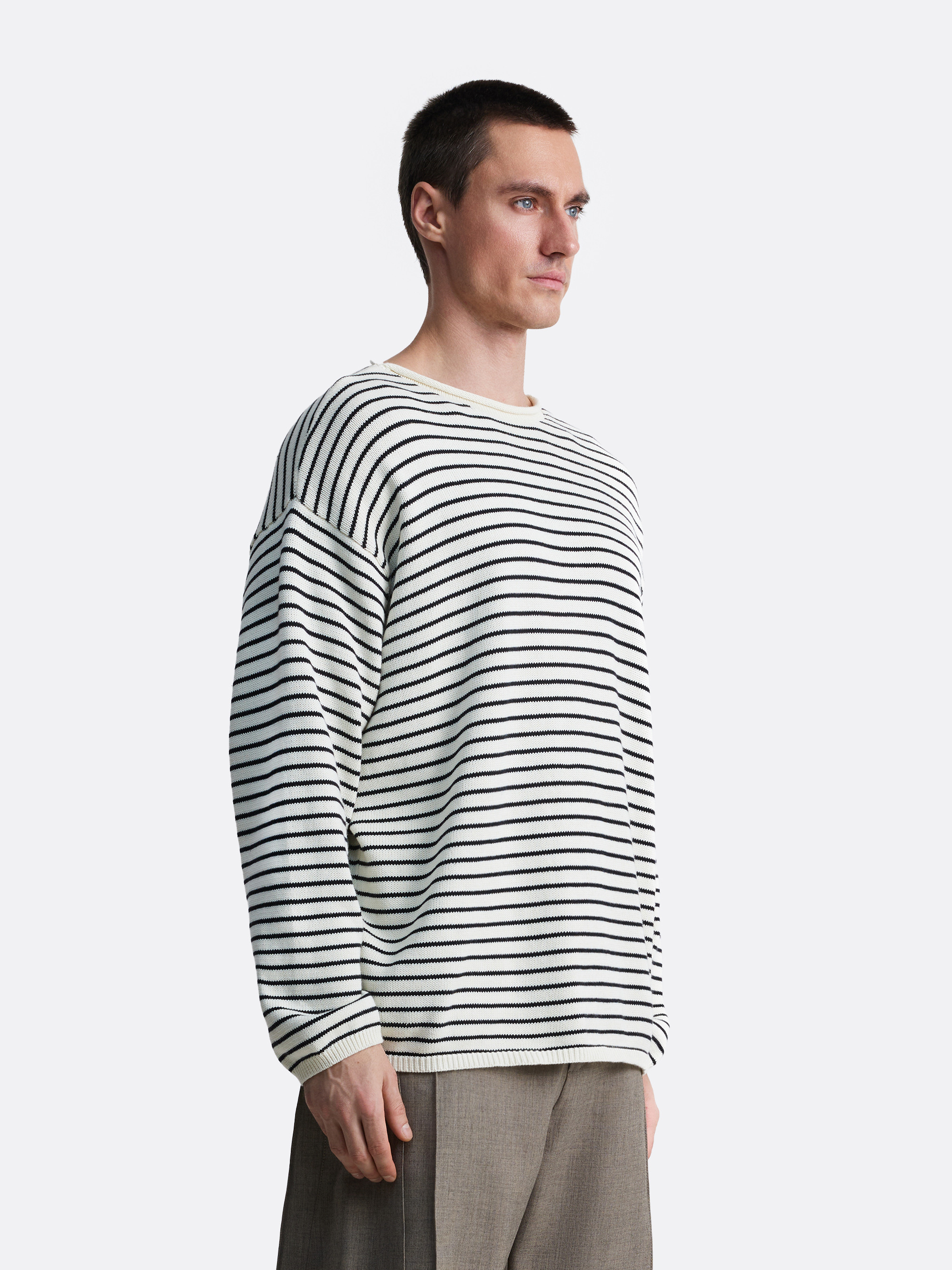 ​Полосатый пуловер