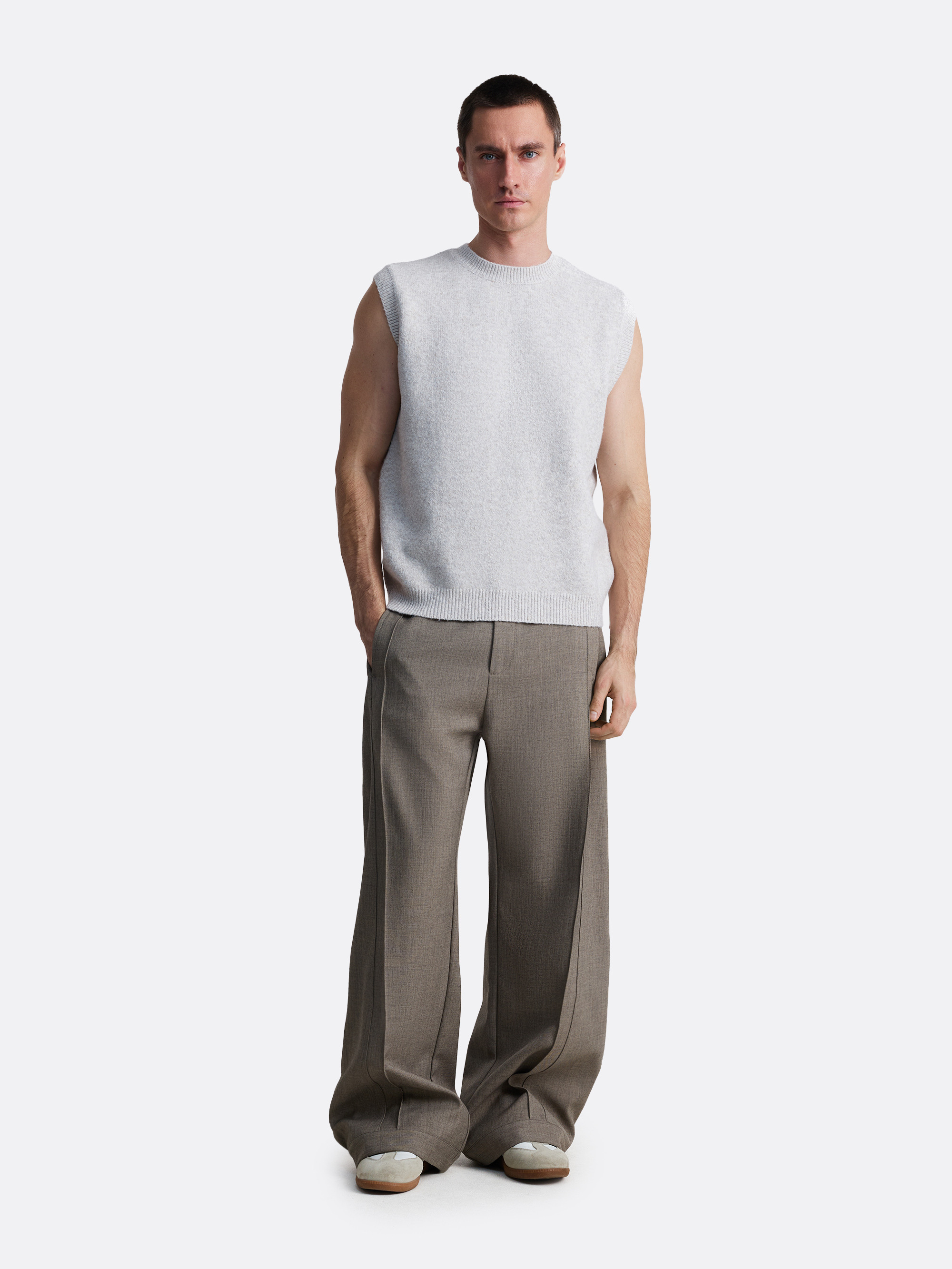 ​Вязаный жилет