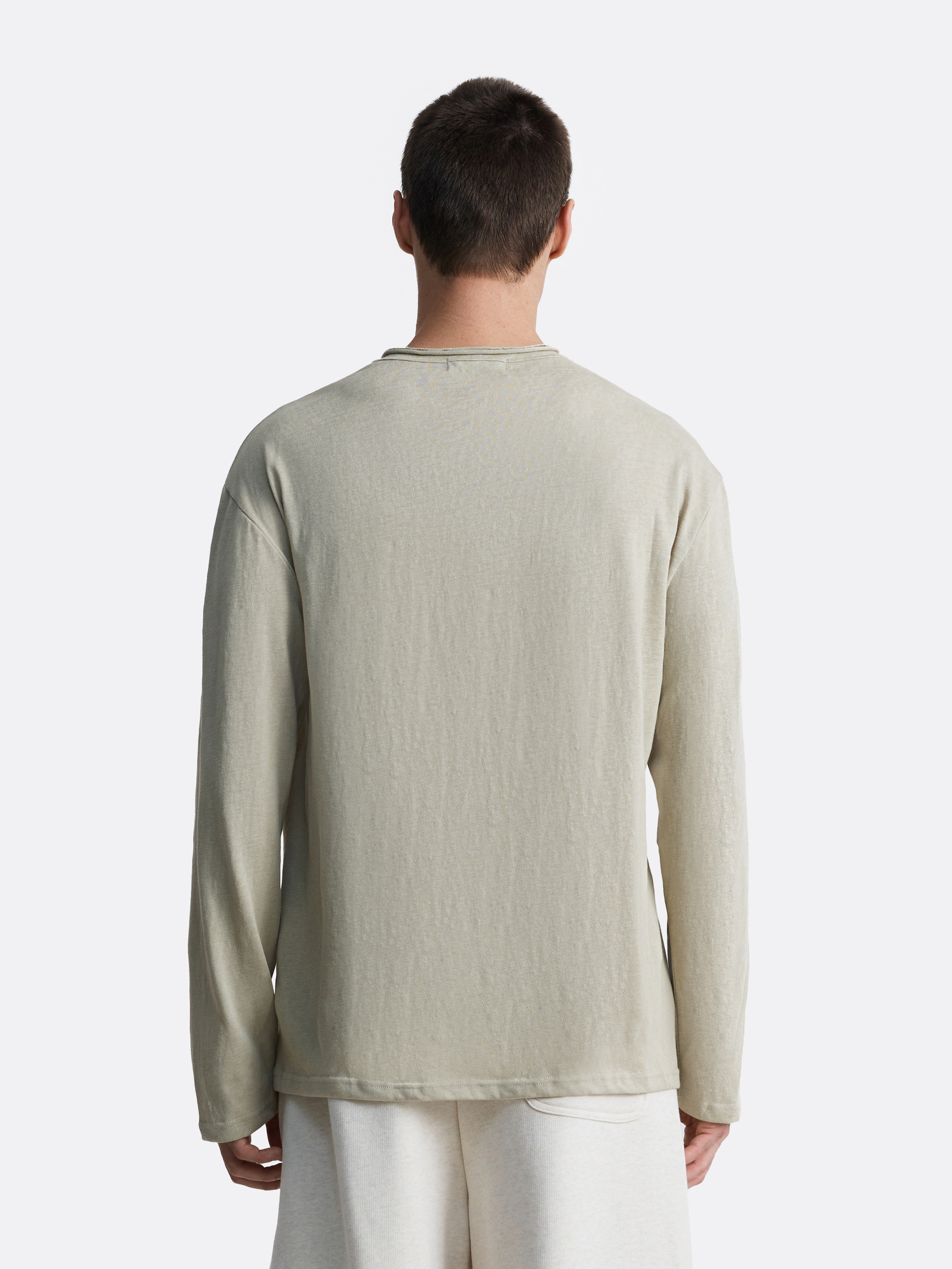 ​Лонгслив с вырезом