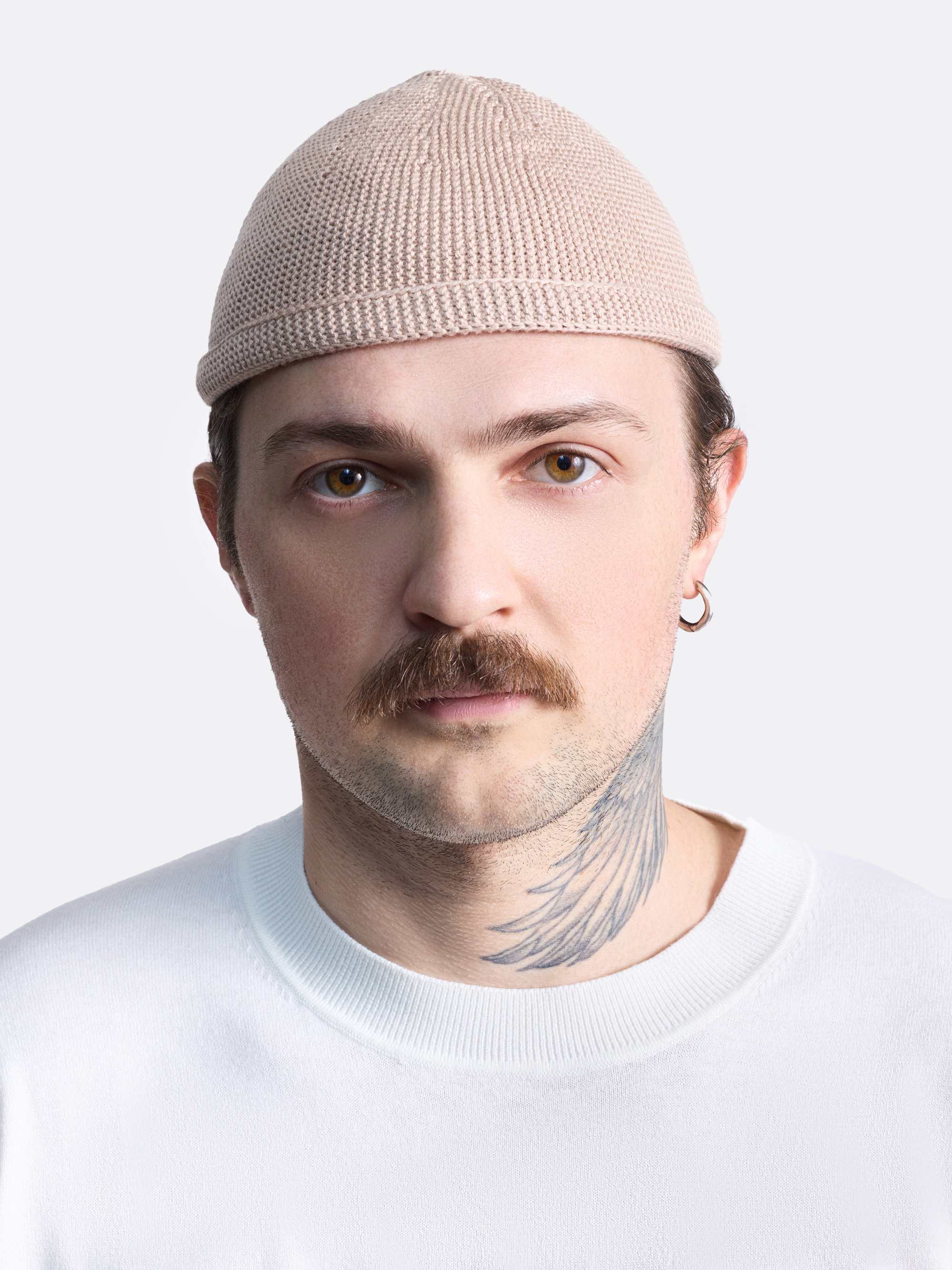 ​Шапка-бини