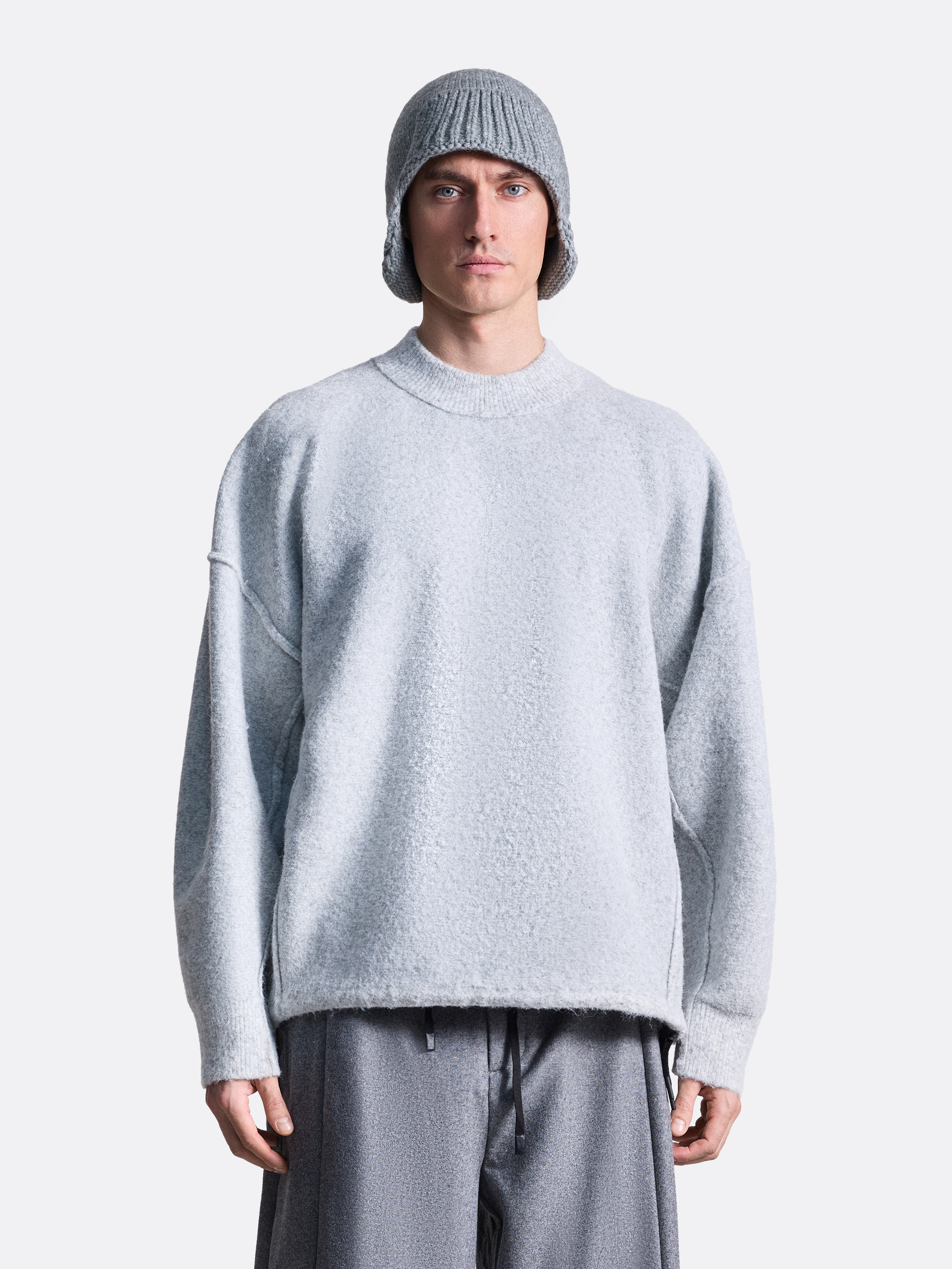 ​Свитер с фактурными швами