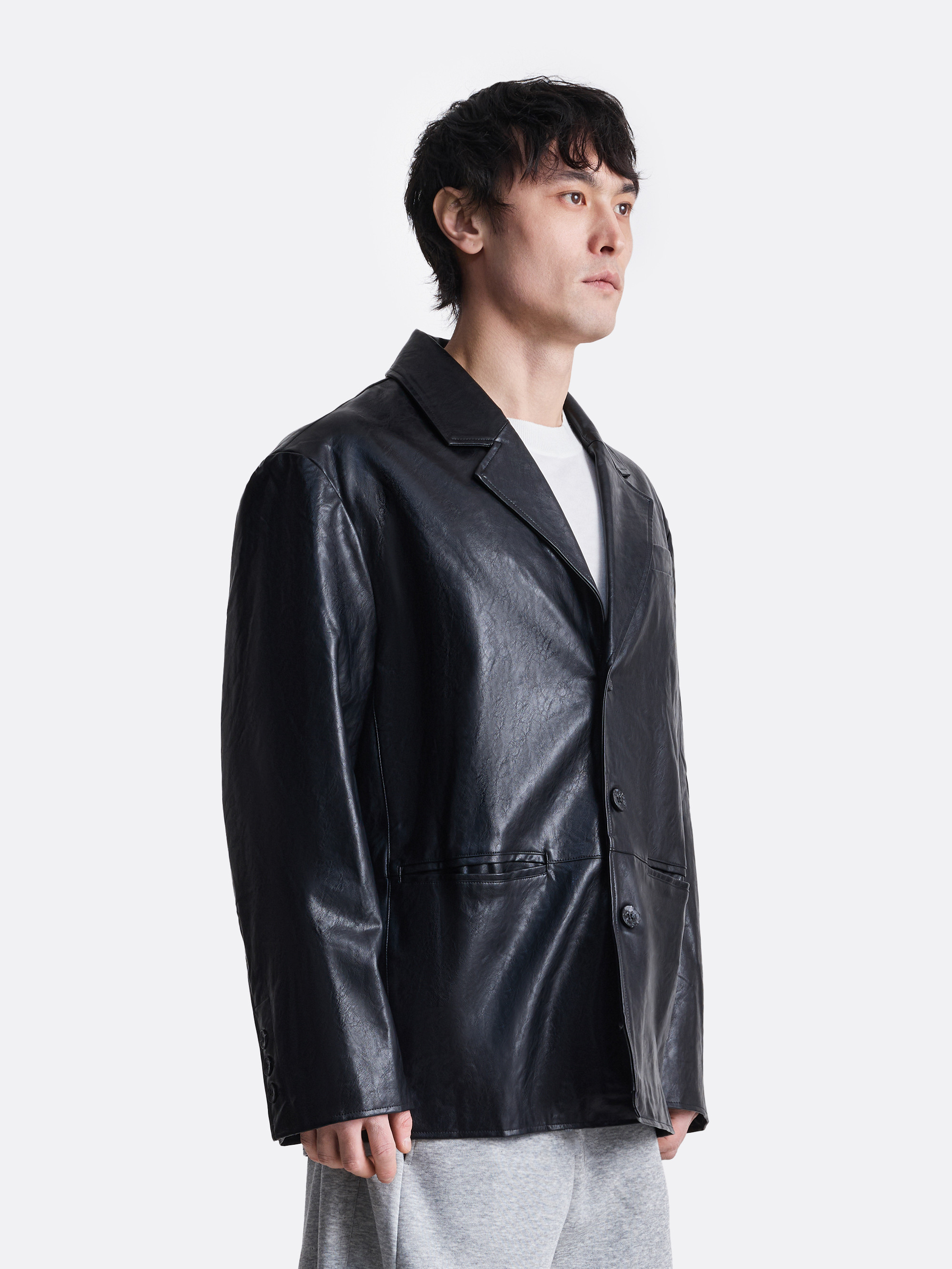 ​Пиджак из эко-кожи