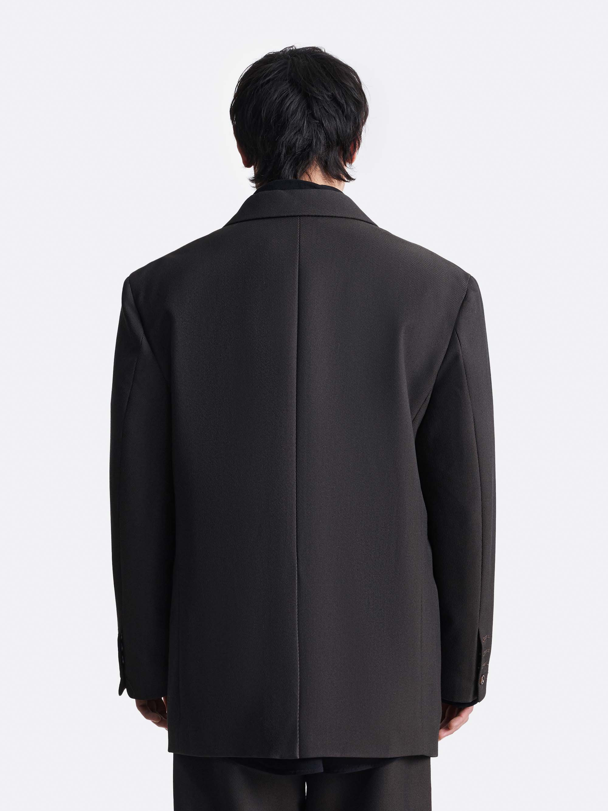 Двубортный пиджак прямого кроя