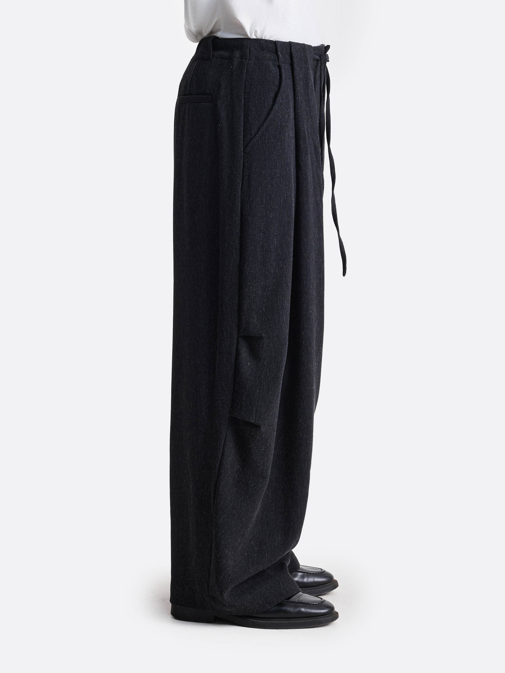 Брюки с поясом на завязках