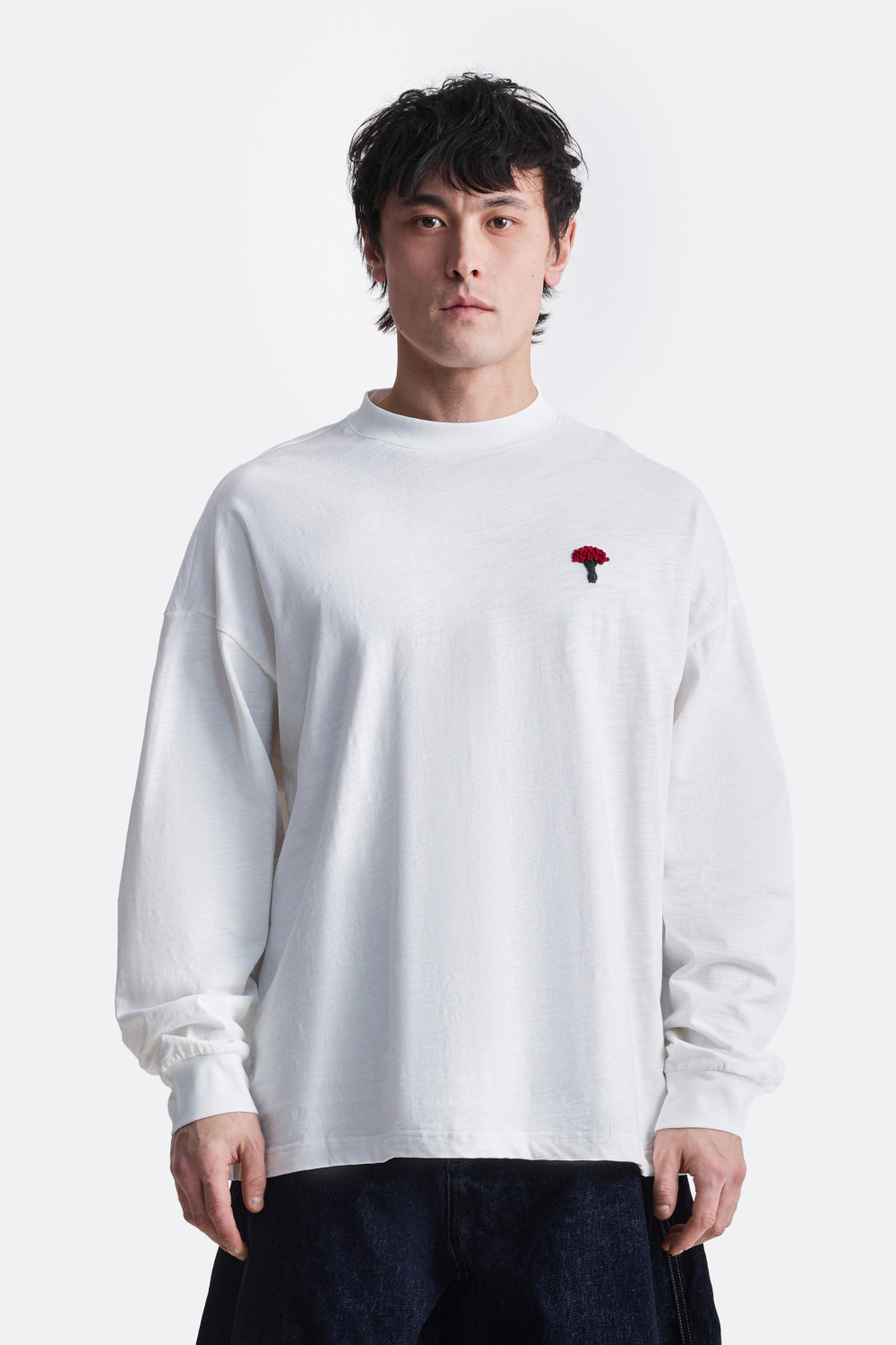 ​Лонгслив с вышивкой