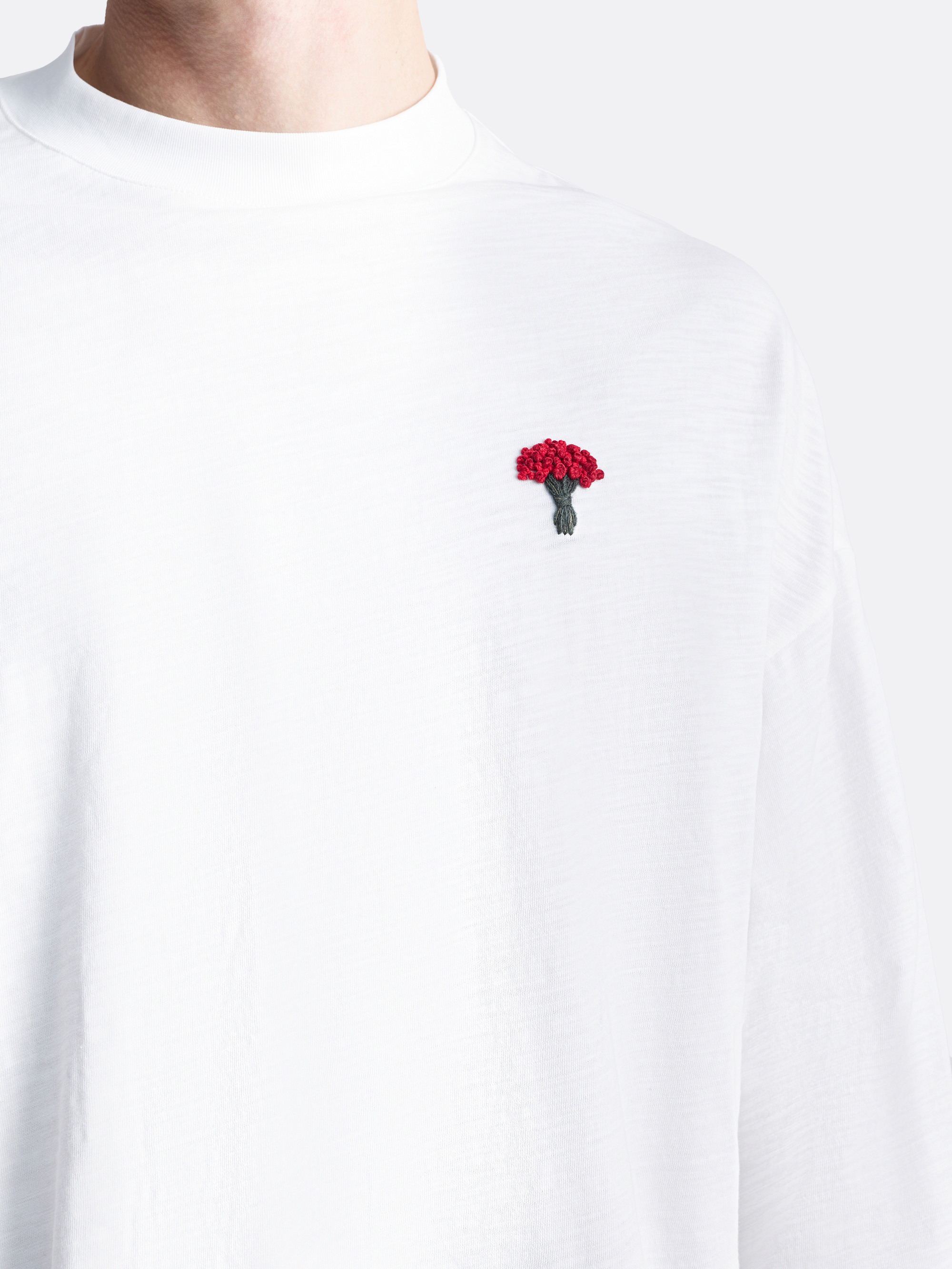 ​Лонгслив с вышивкой