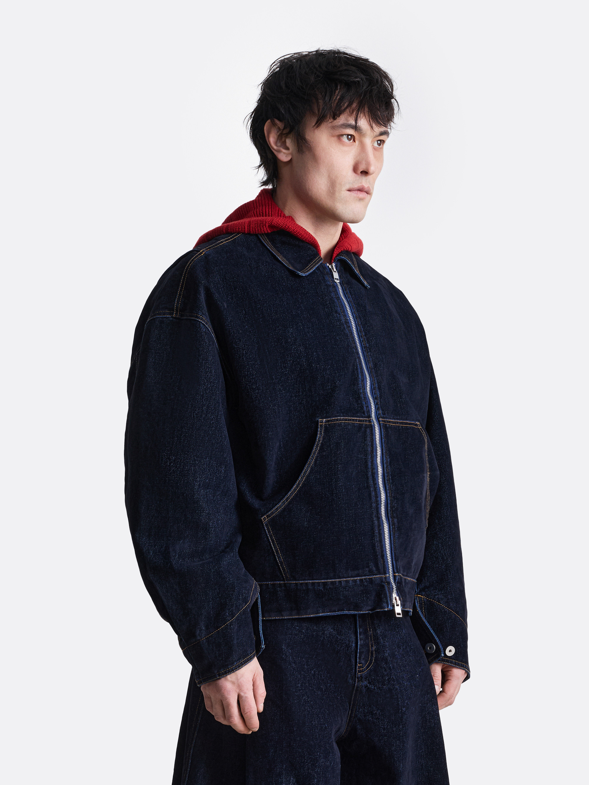 ​Джинсовая куртка темно-синяя