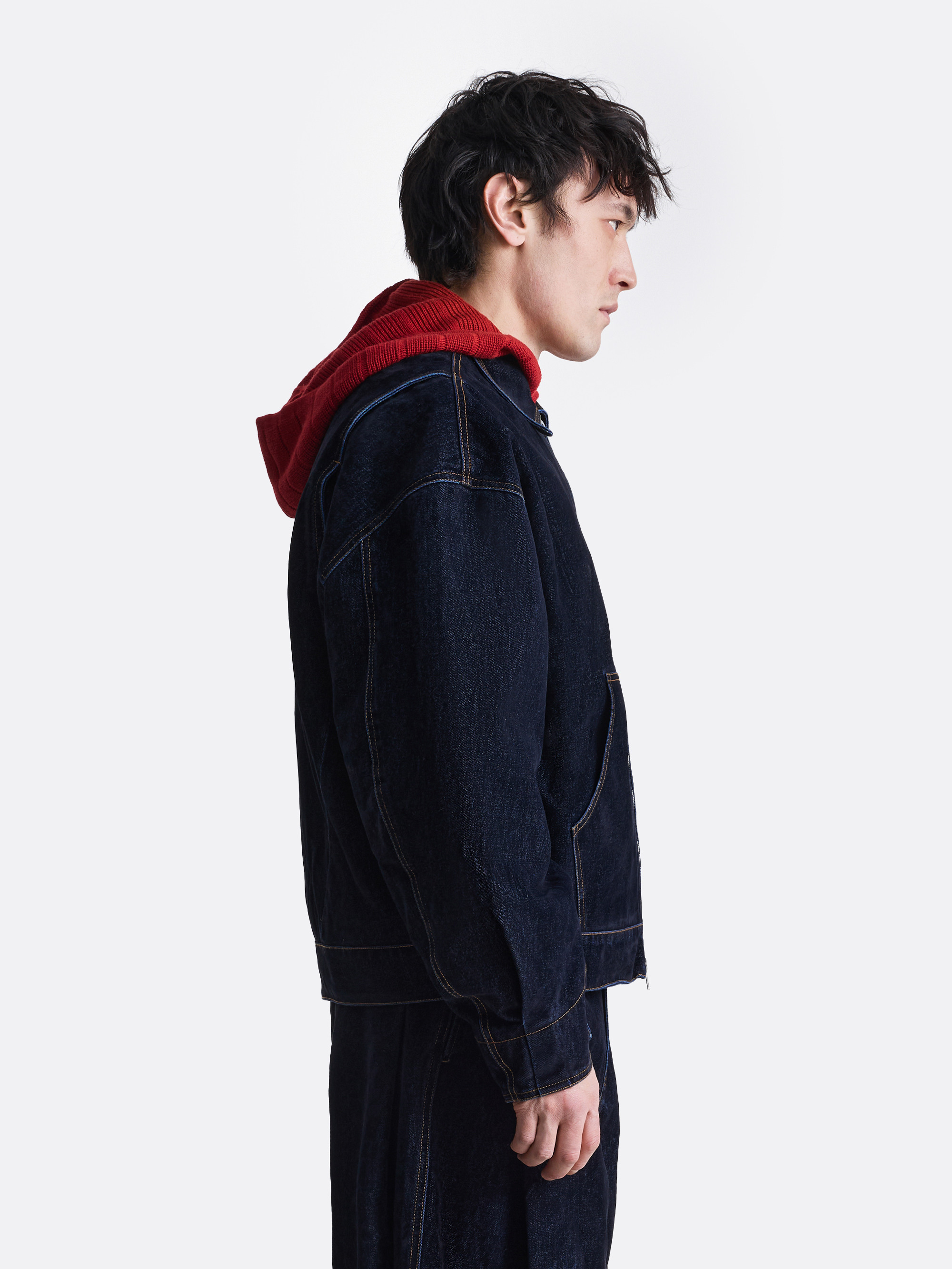 ​Джинсовая куртка темно-синяя