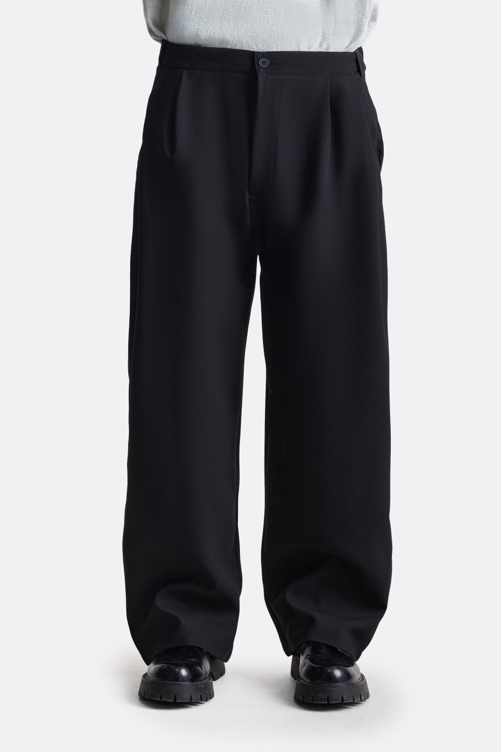 ​Брюки свободного силуэта