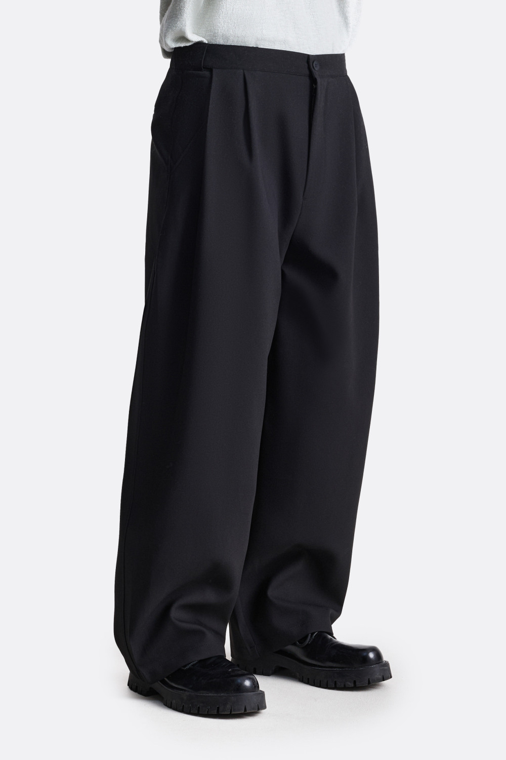 ​Брюки свободного силуэта